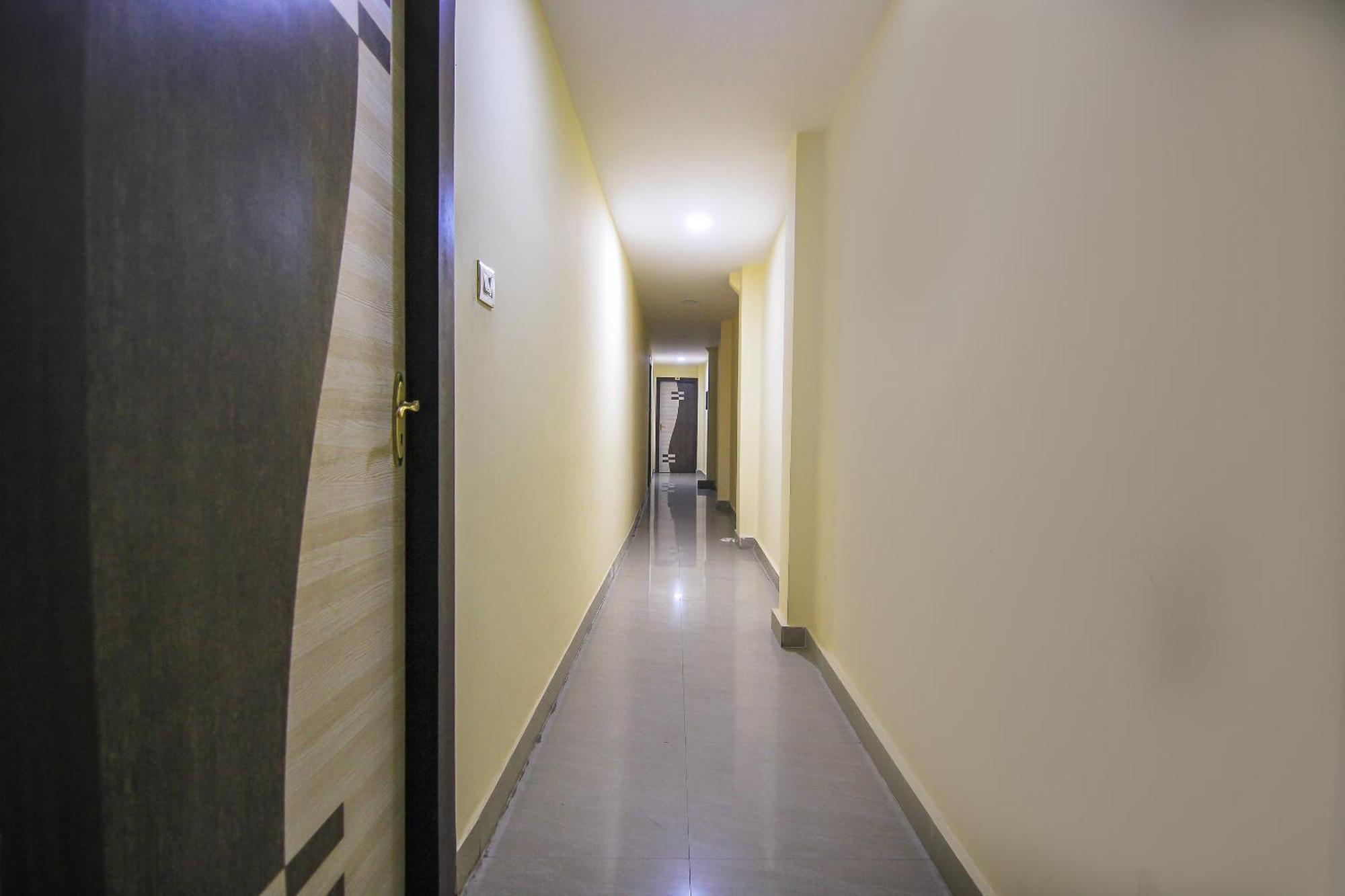 Oyo Flagship Hotel Cz Near Phoenix United Lucknow Exterior foto