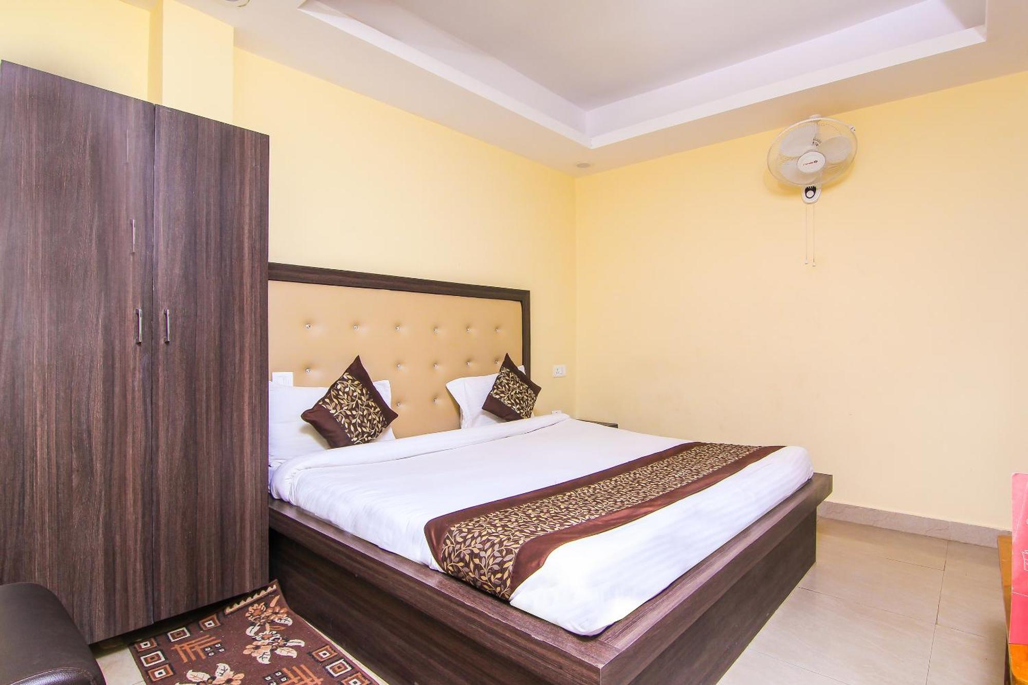 Oyo Flagship Hotel Cz Near Phoenix United Lucknow Exterior foto