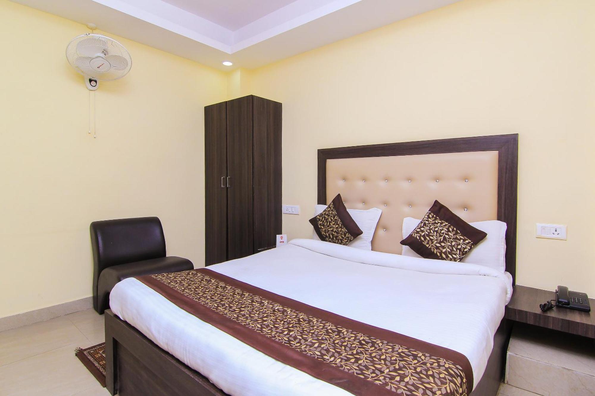 Oyo Flagship Hotel Cz Near Phoenix United Lucknow Exterior foto