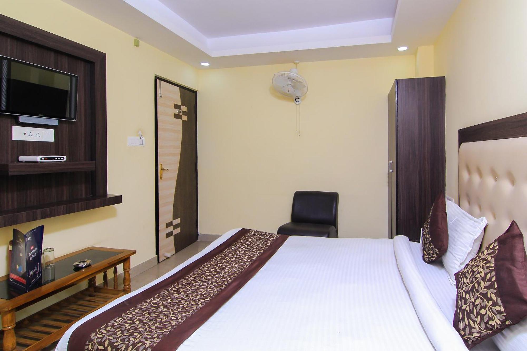 Oyo Flagship Hotel Cz Near Phoenix United Lucknow Exterior foto